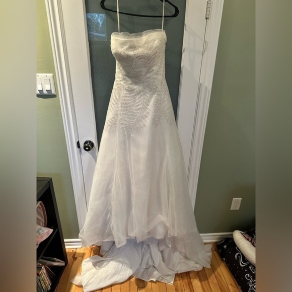 White by Vera  Wang Wedding Dress 🌸Host Pick🌸 - Picture 1 of 8
